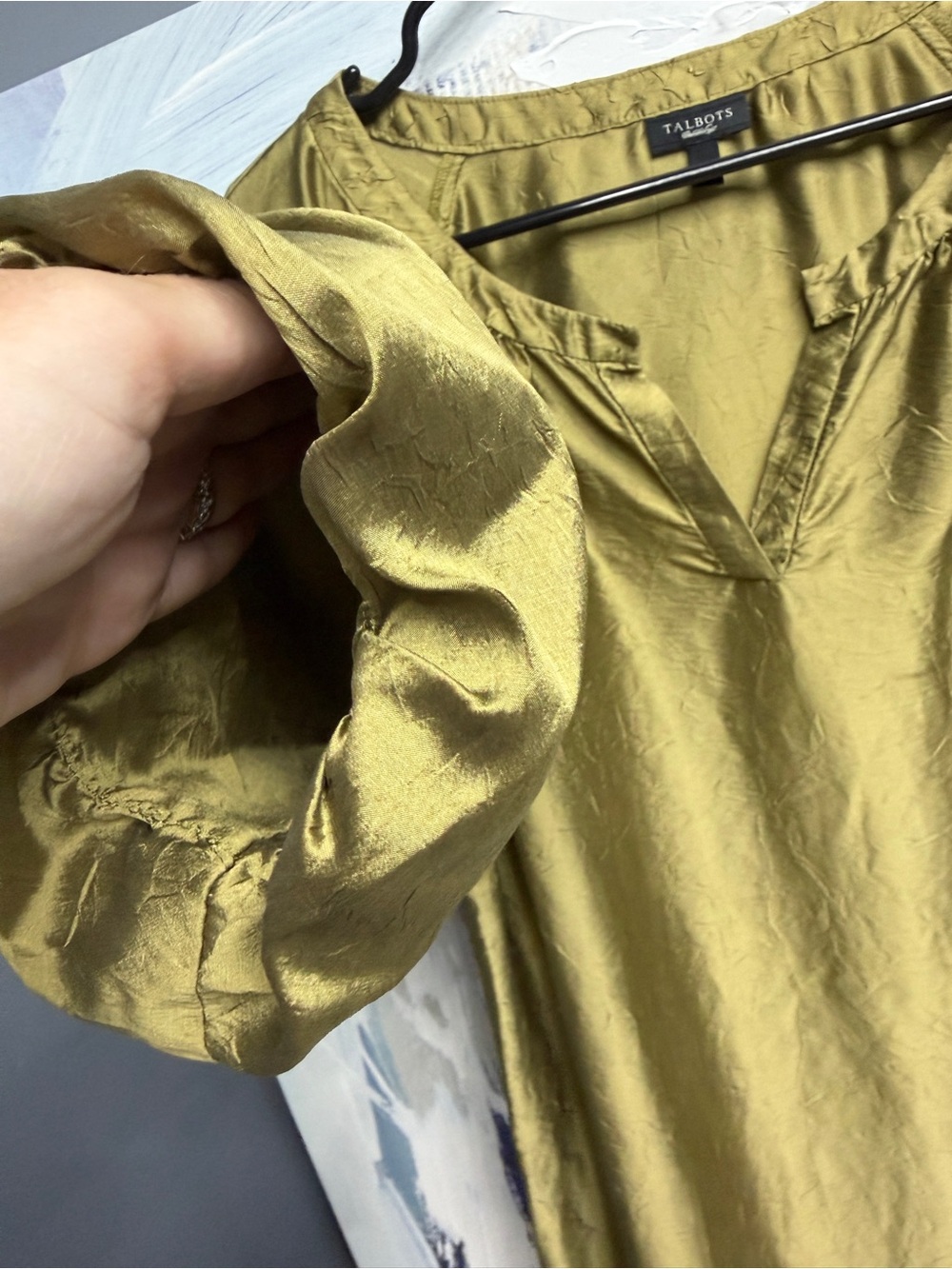 79% Silk! Talbots Shift Dress Small Olive Gold Balloon Sleeve Split Neck Dress - Picture 3 of 14